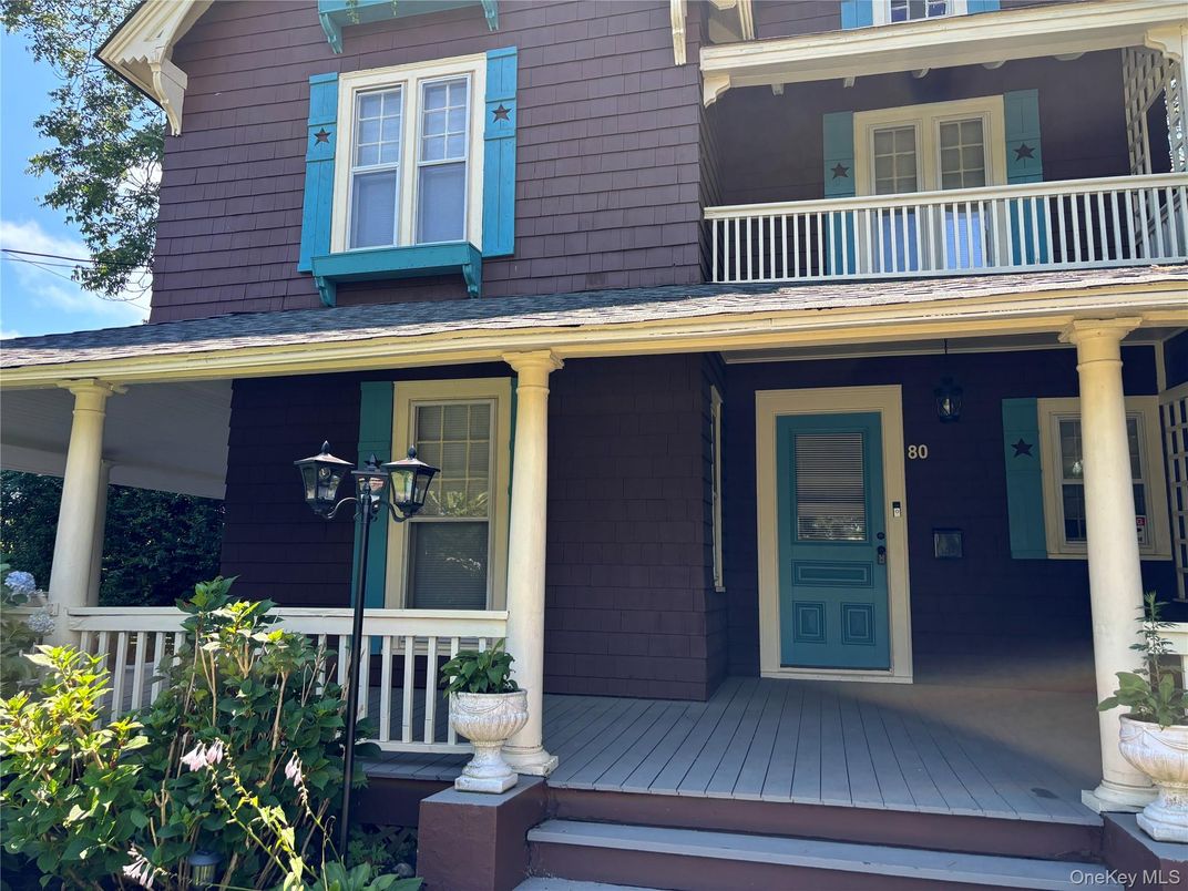 Exterior, Facade, None