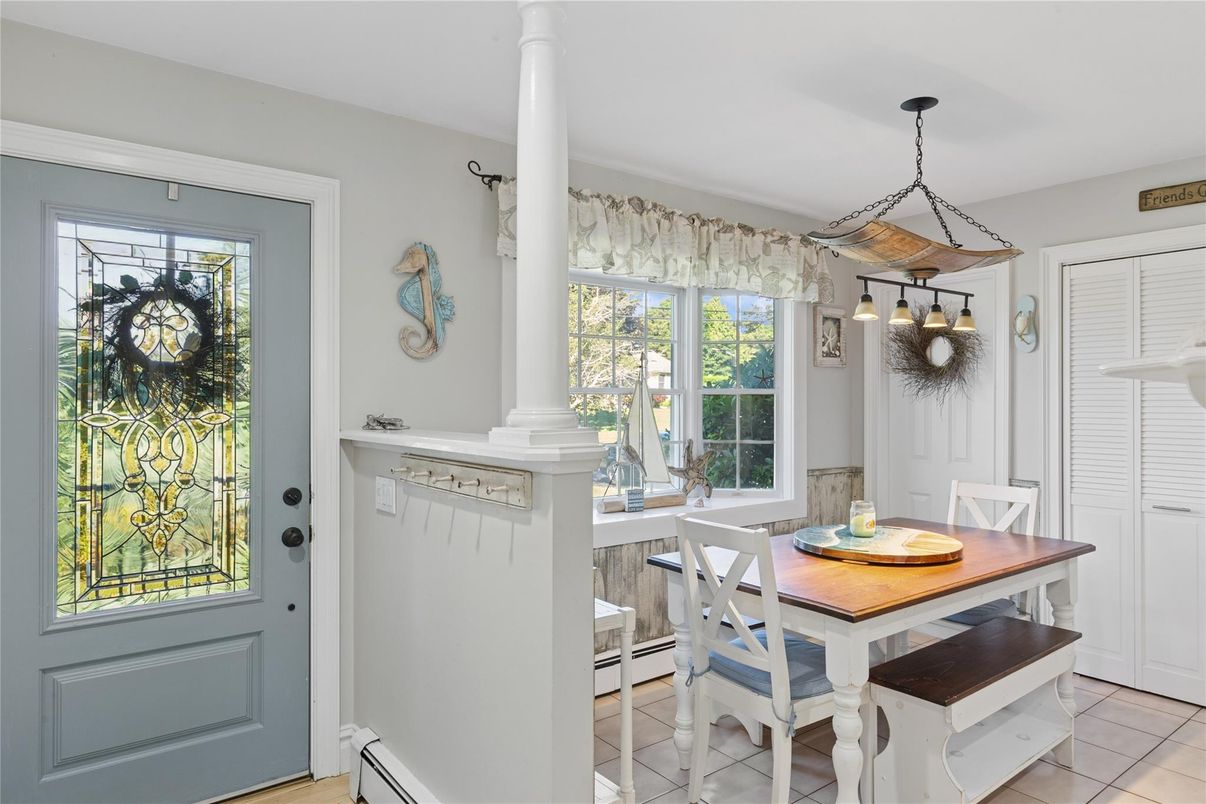 Dining room, Interior, Pendant Lights