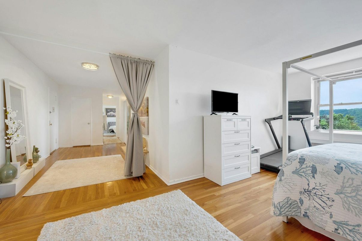 Bedroom, Interior, Recessed Lighting, Water, Wood Texture Flooring