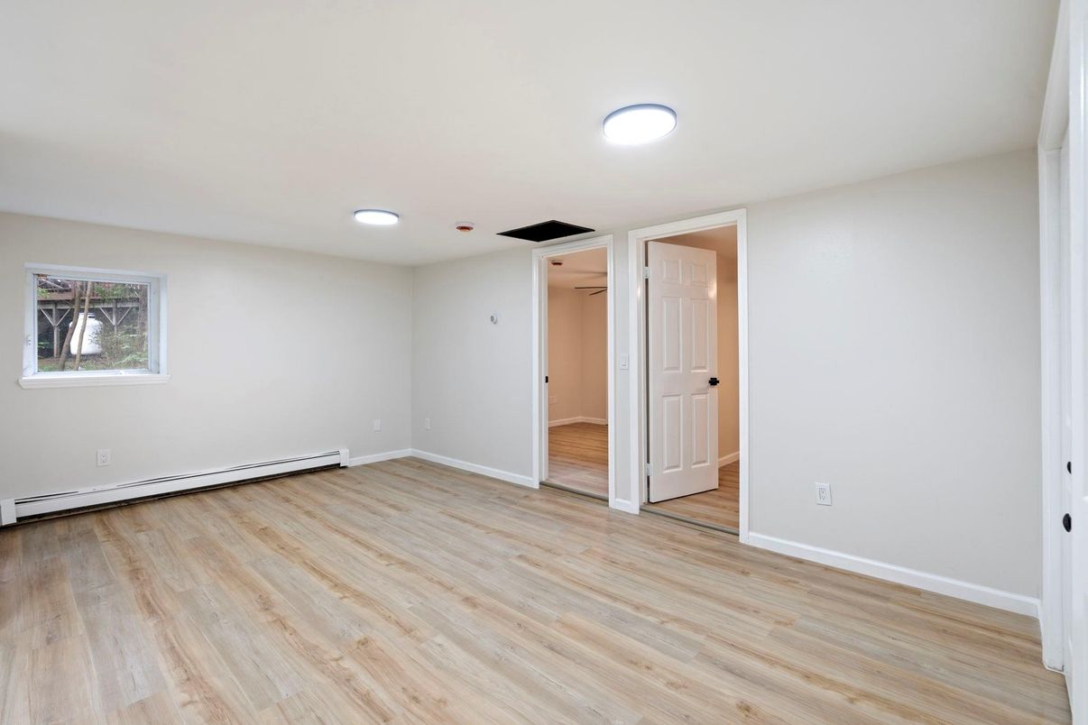 Empty room, Interior, Recessed Lighting, Wood Texture Flooring