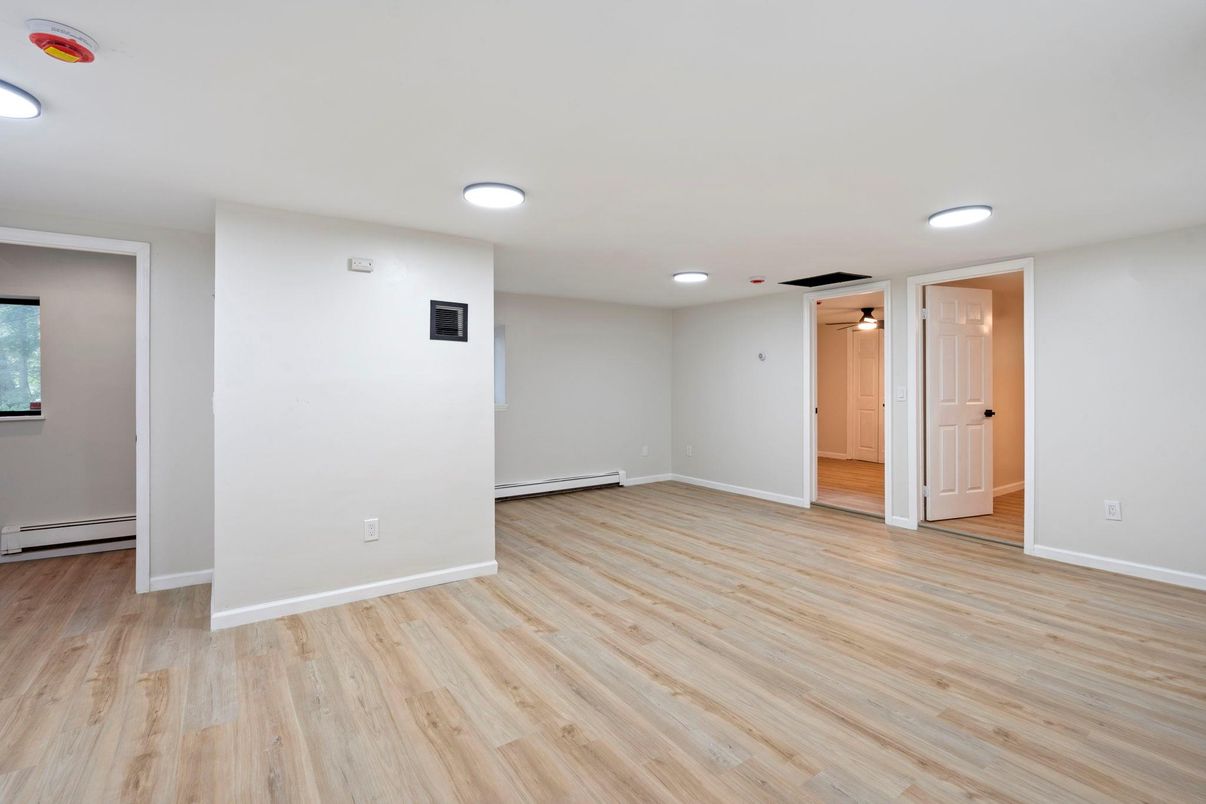 Empty room, Interior, Recessed Lighting, Wood Texture Flooring