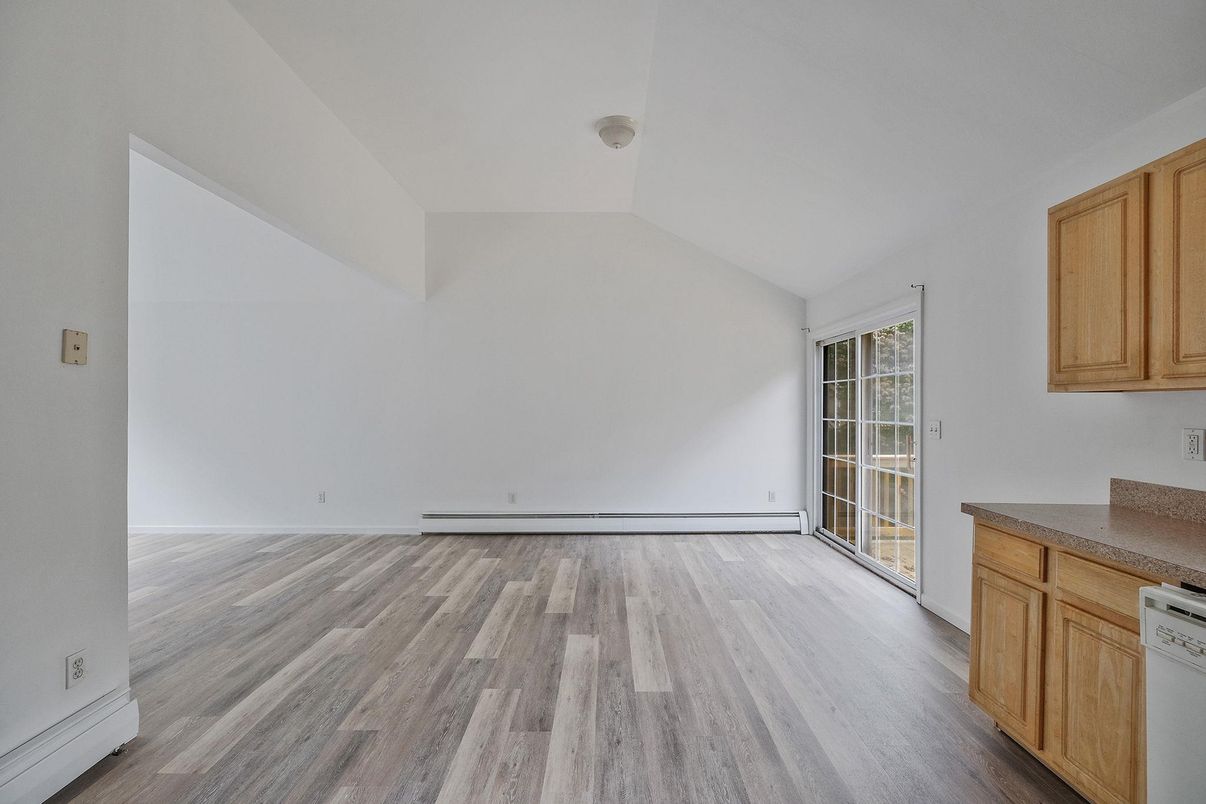 Empty room, Interior, Pendant Lights, Wood Texture Flooring