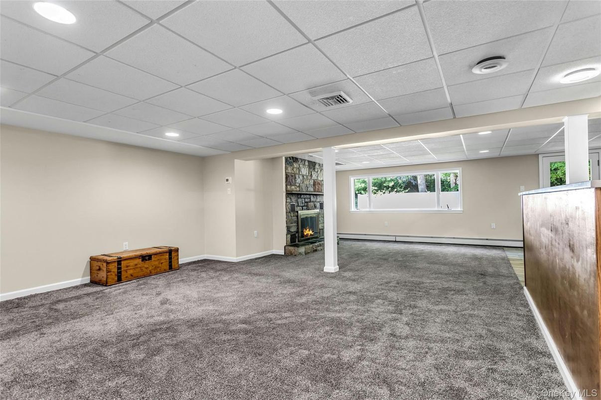 Empty room, Fireplace, Interior, Recessed Lighting