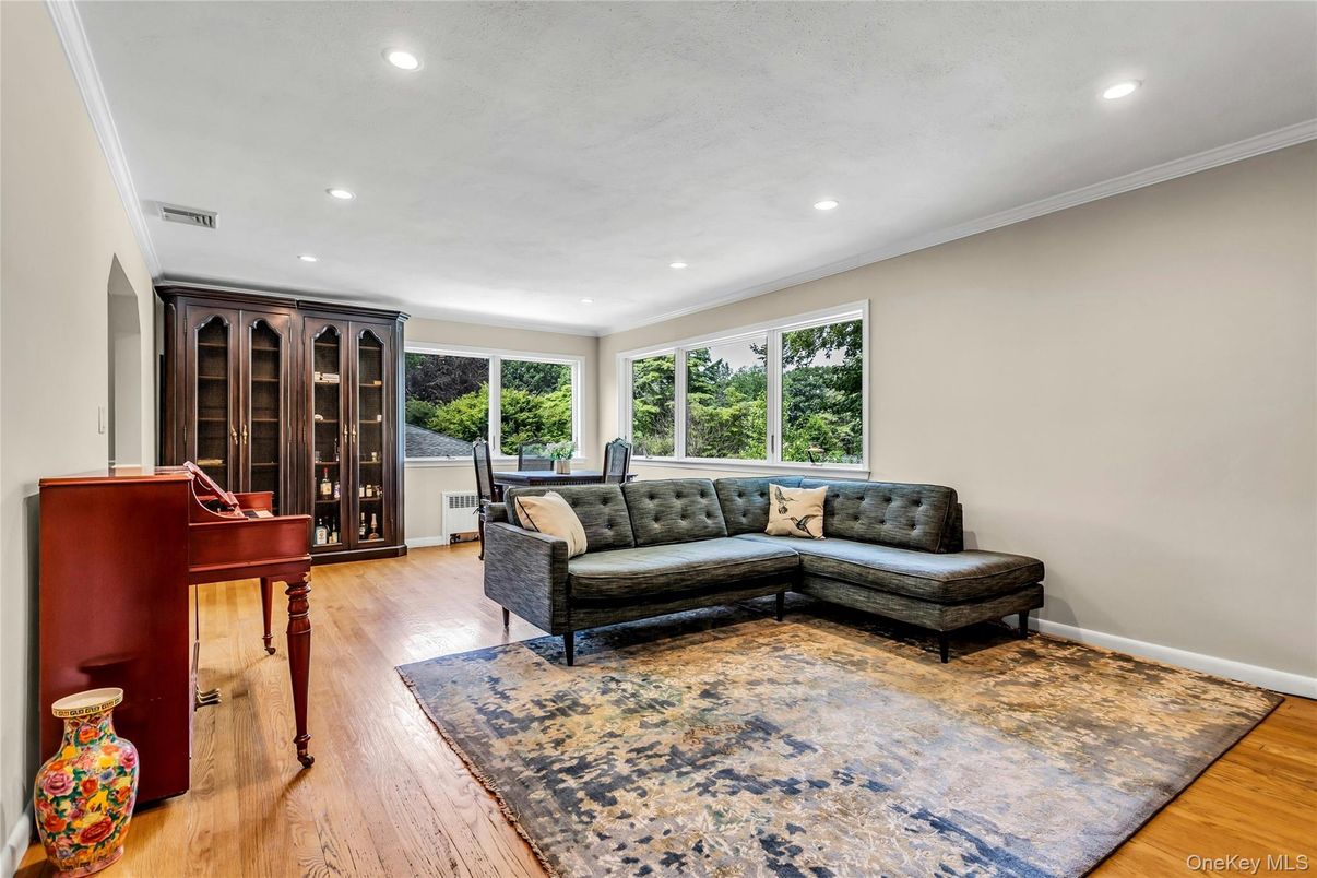 Interior, Living room, Piano, Recessed Lighting, Wood Texture Flooring