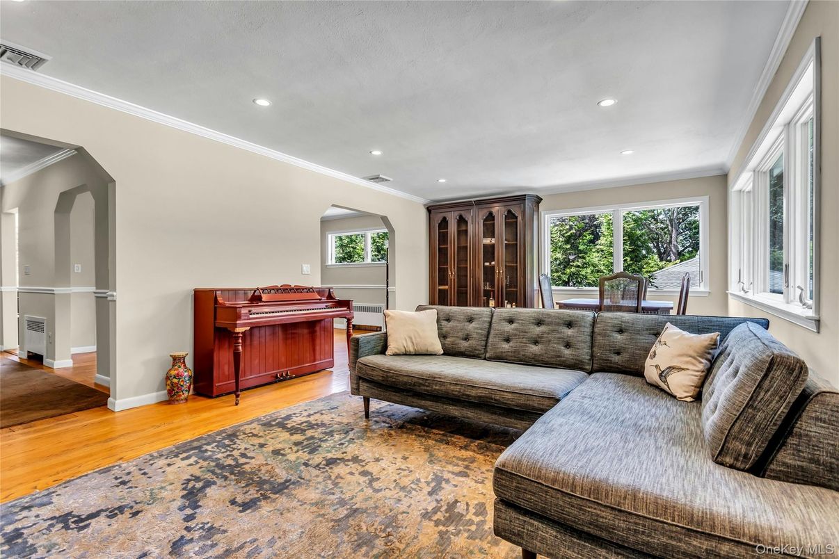 Interior, Living room, Piano, Recessed Lighting, Wood Texture Flooring