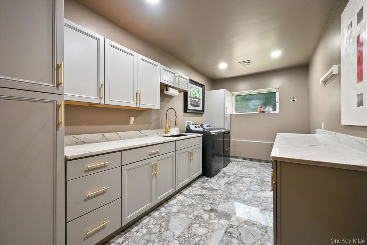 Interior, Kitchen, Recessed Lighting, Washer