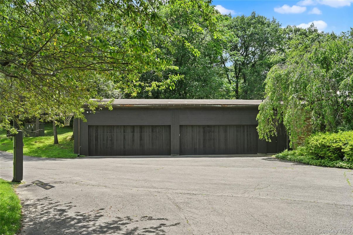 Detached Garage, Exterior