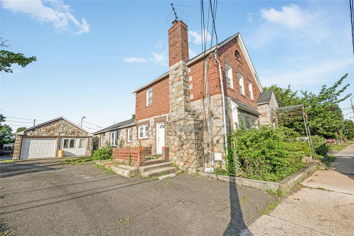 Detached Garage, Exterior