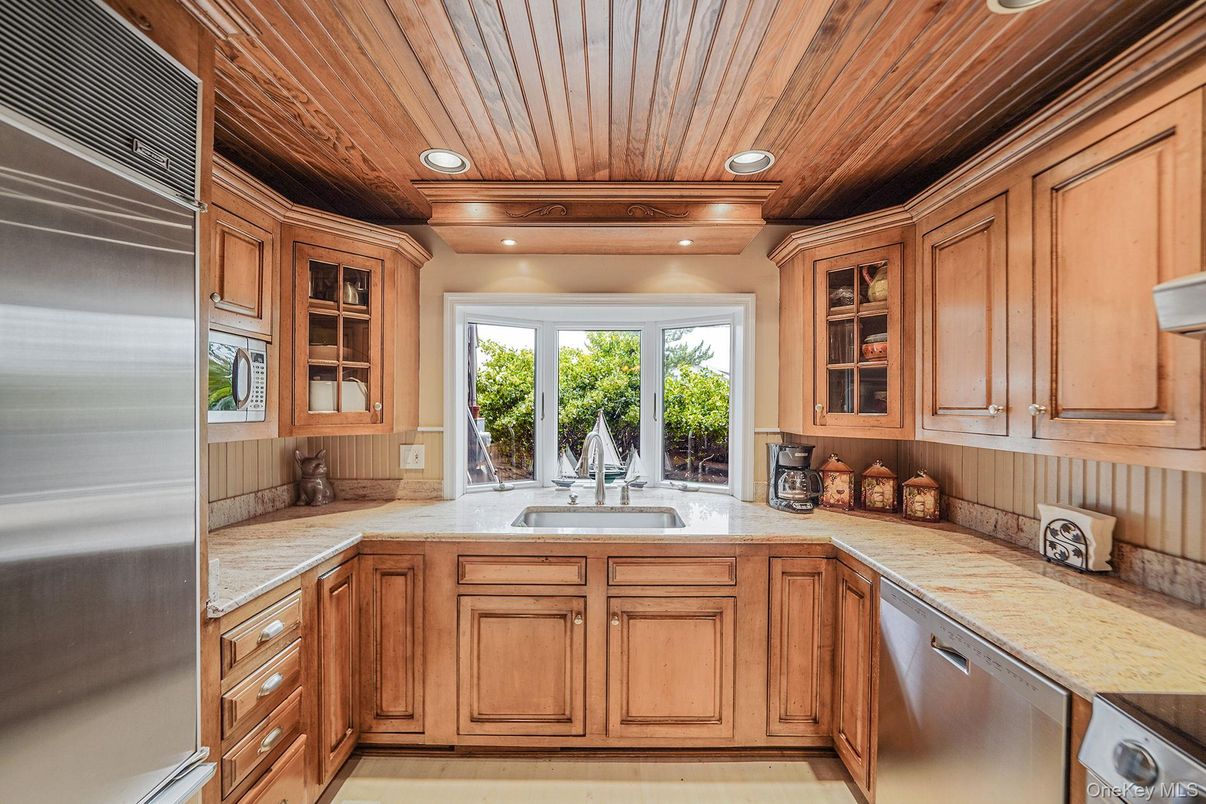 Interior, Kitchen, Recessed Lighting, Stainless Steel Appliances, Wooden Ceilings, Wood Texture Flooring