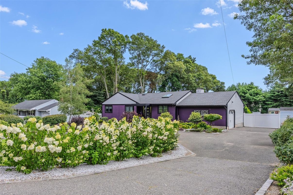 Attached, Exterior, Facade, Brick Facade, Cape Cod