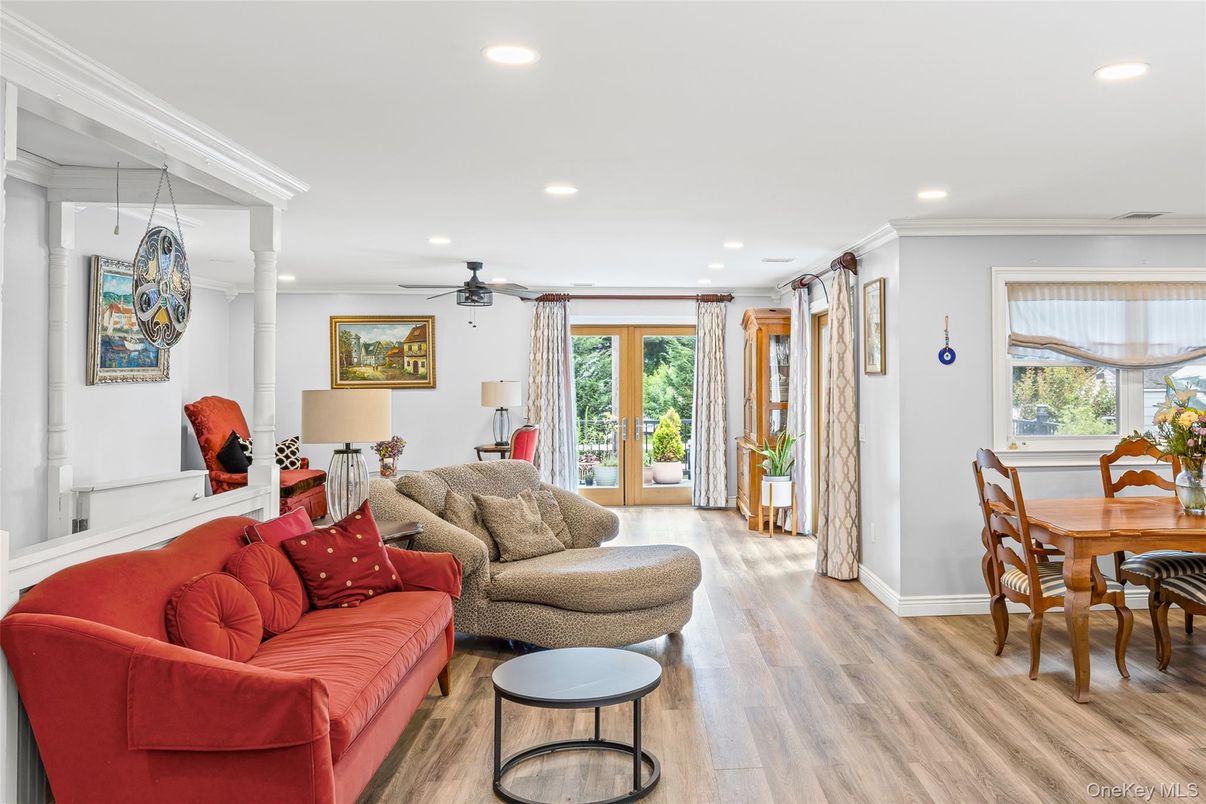 Dining room, Interior, Living room, Recessed Lighting, Wood Texture Flooring