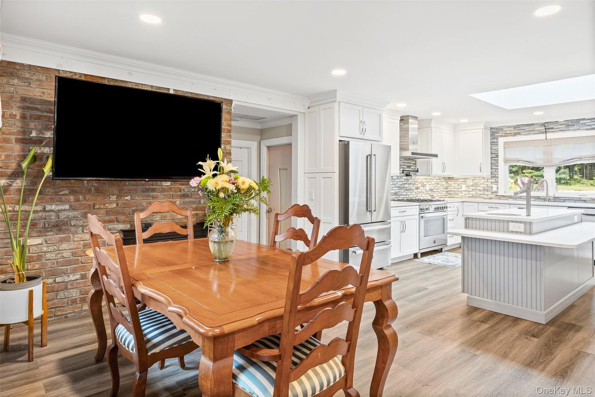 Dining room, Interior, Kitchen, Recessed Lighting, Stone Walls, Wood Texture Flooring