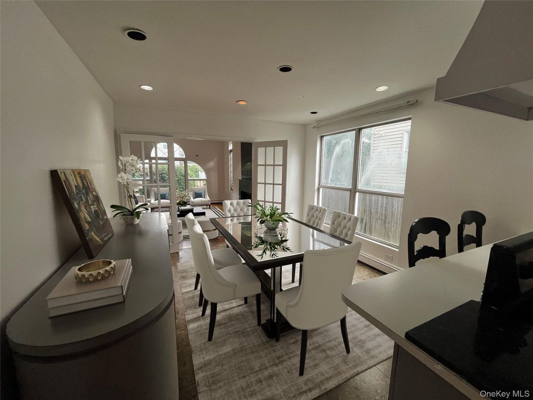 Dining room, Interior, Recessed Lighting