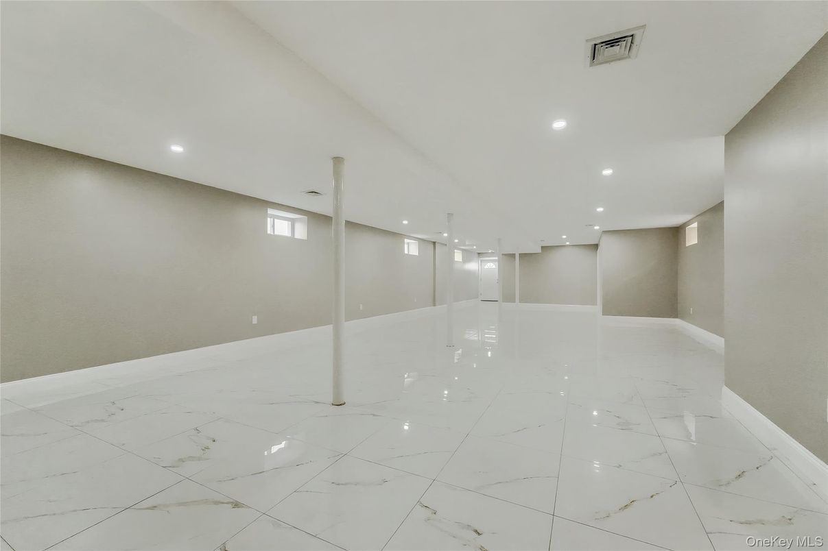 Empty room, Interior, Marble, Recessed Lighting