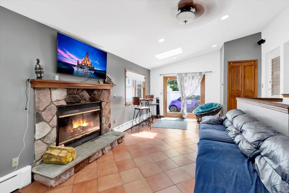 Fireplace, Interior, Recessed Lighting