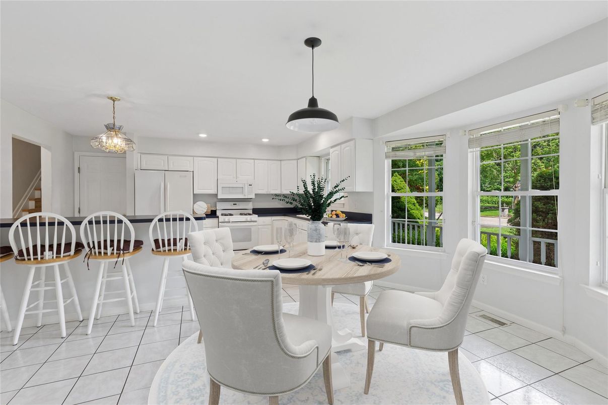 Dining room, Interior, Kitchen, Pendant Lights, Recessed Lighting, Stainless Steel Appliances