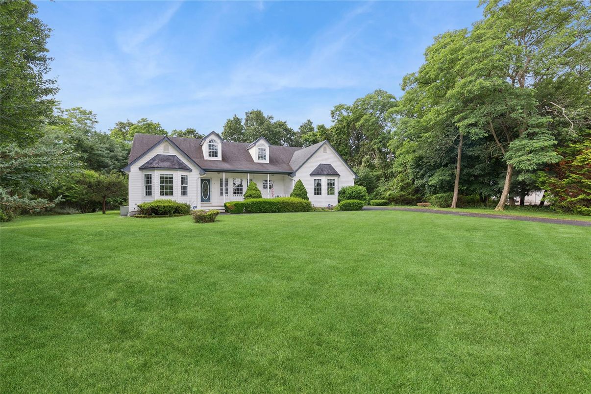 Backyard, Exterior, Facade, Farmhouse