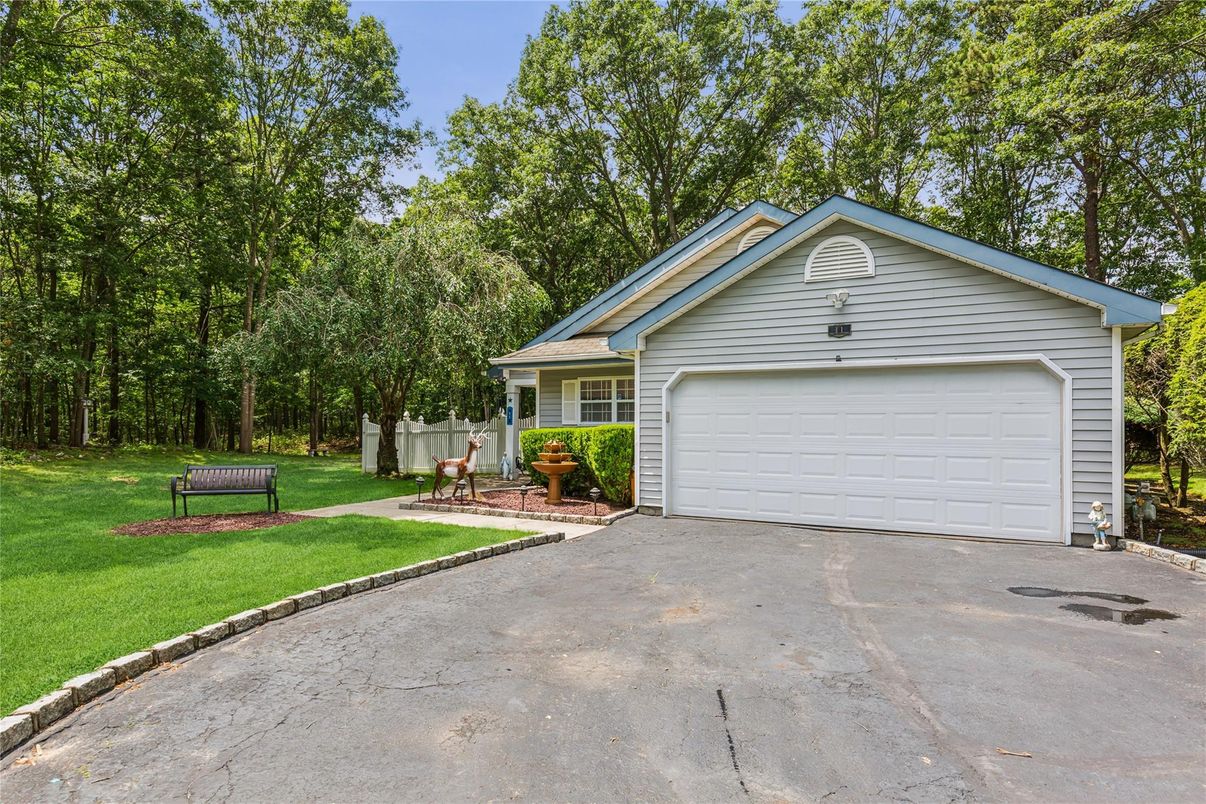 Backyard, Detached Garage, Exterior