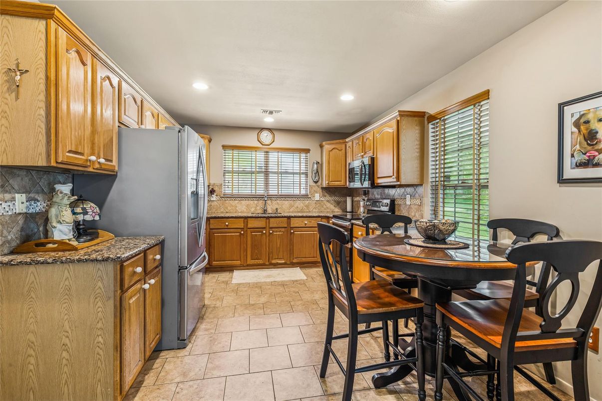 Dining room, Interior, Kitchen, Recessed Lighting