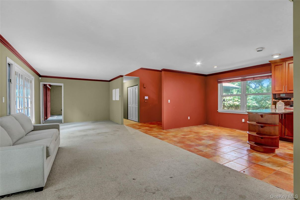 Empty room, Interior, Recessed Lighting