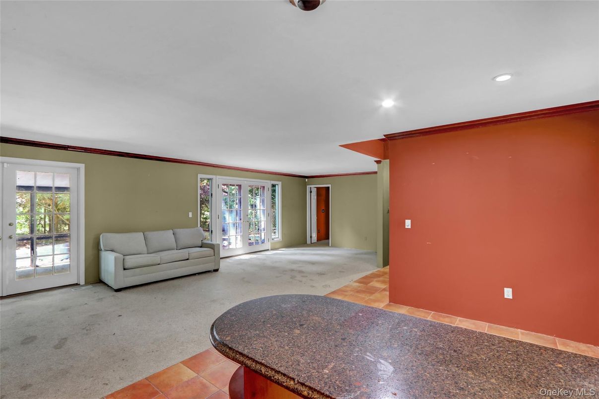 Empty room, Interior, Recessed Lighting