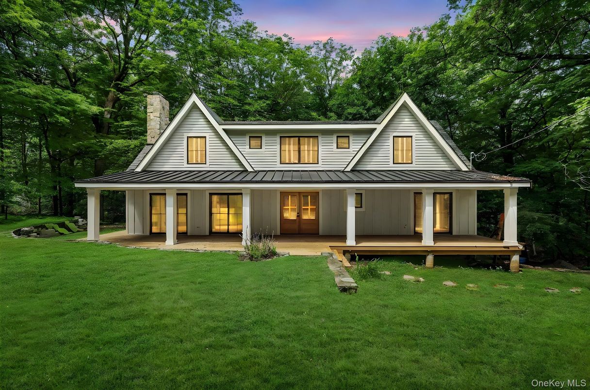Backyard, Exterior, Facade, Farmhouse
