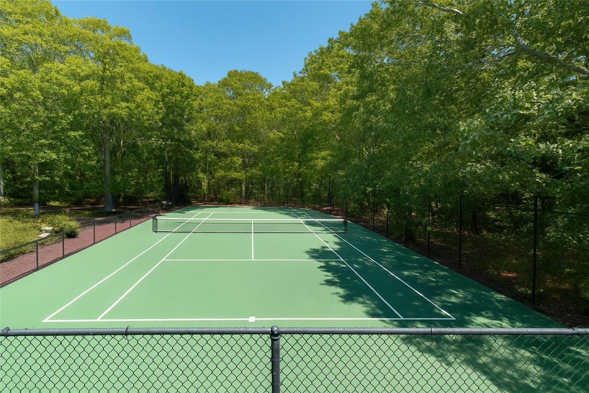 Exterior, Tennis Courts