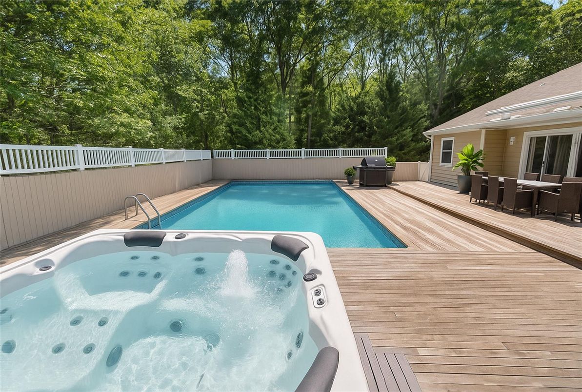 Exterior, Hot Tub, Pool