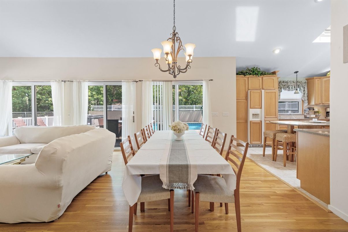 Chandelier, Dining room, Interior, Kitchen, Living room, Recessed Lighting, Wood Texture Flooring