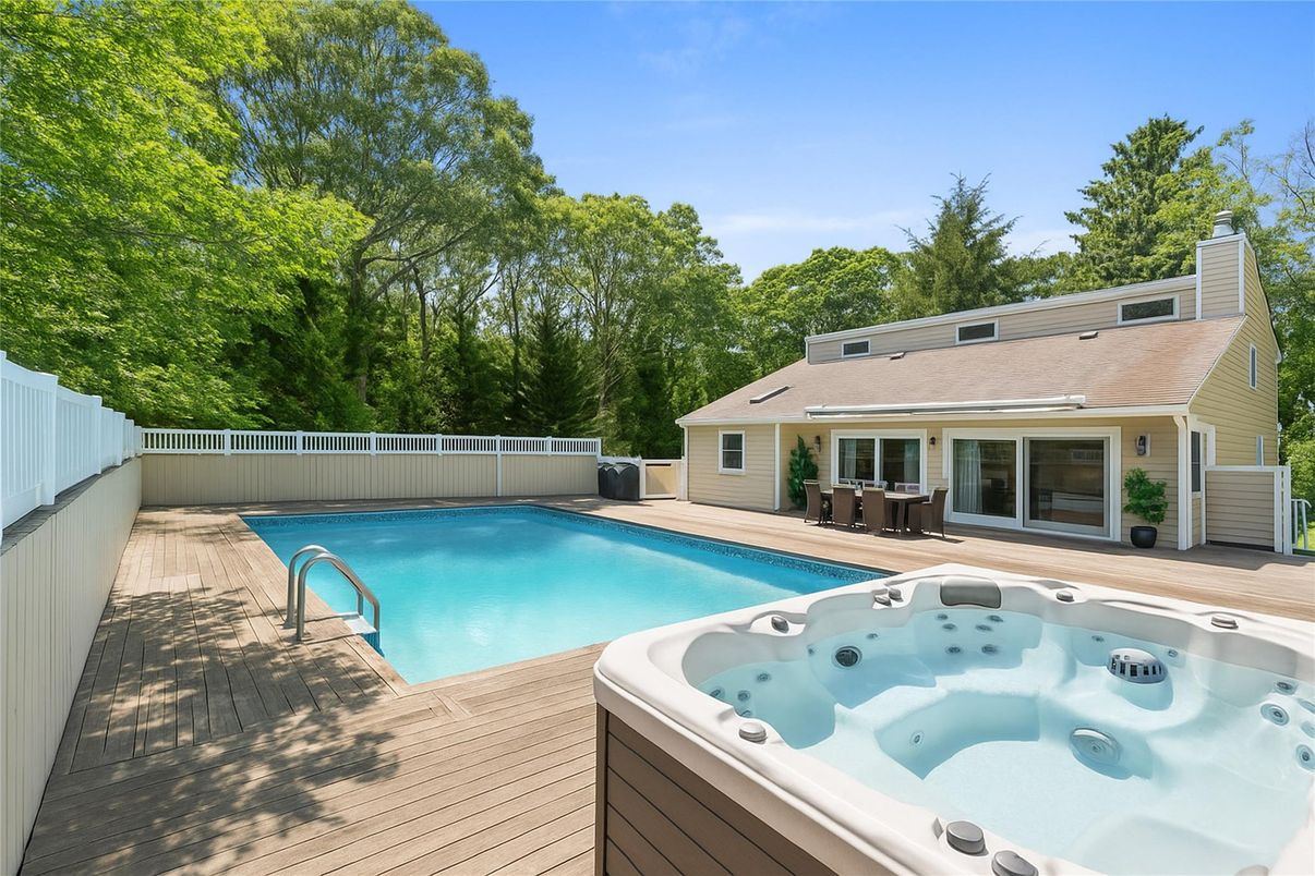 Exterior, Hot Tub, Pool