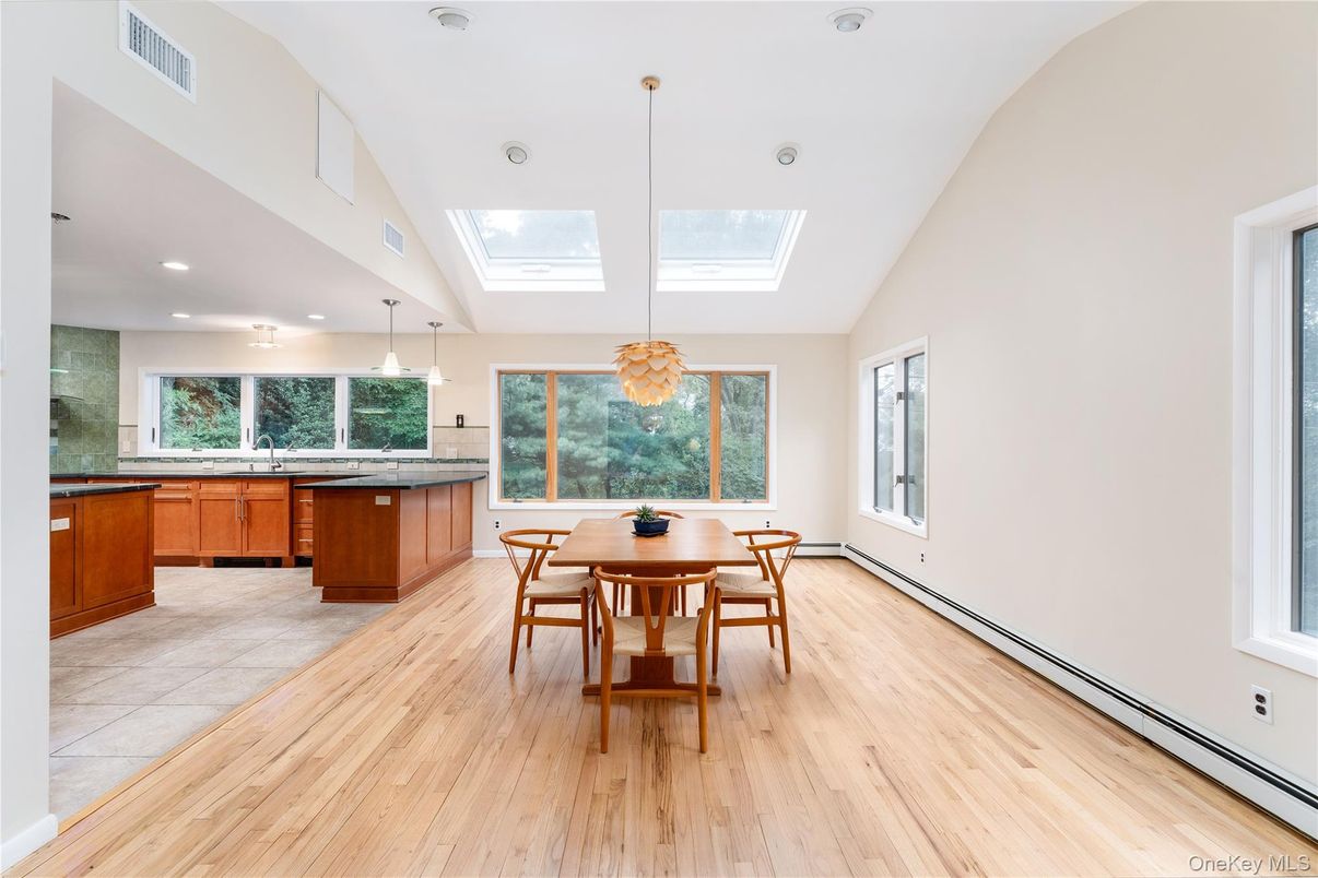 Dining room, Interior, Kitchen, Pendant Lights, Recessed Lighting, Wood Texture Flooring
