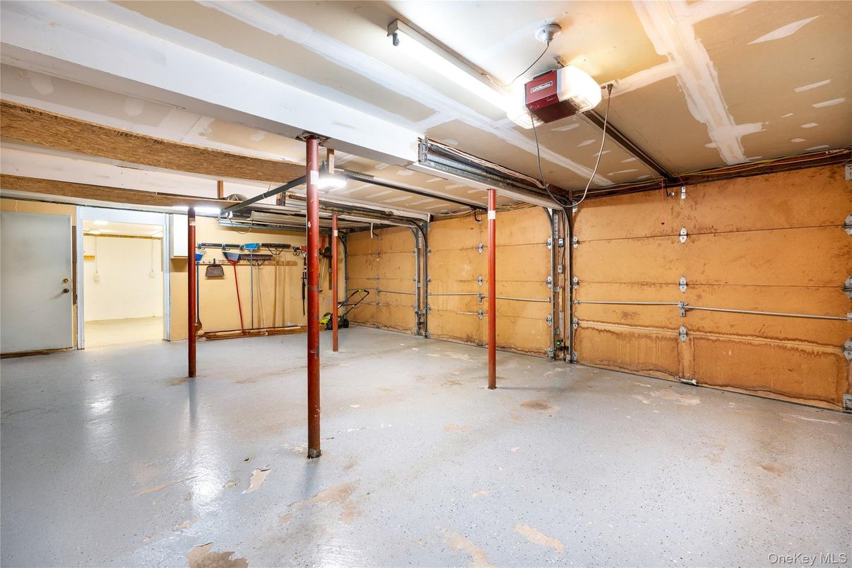 Garage, Interior