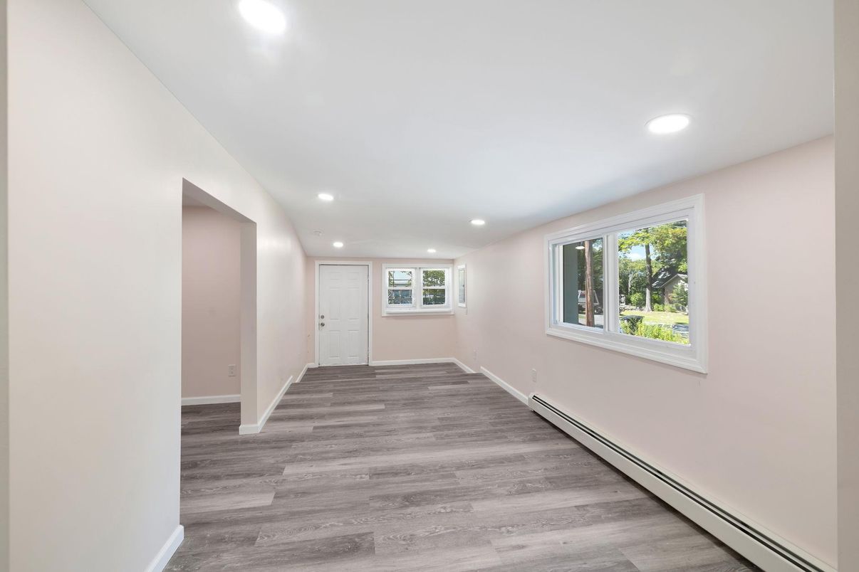 Empty room, Interior, Recessed Lighting, Wood Texture Flooring