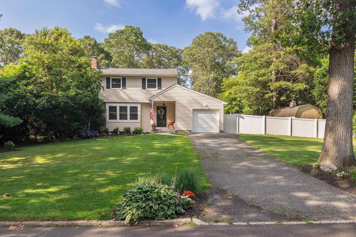 Attached, Backyard, Exterior, Facade, Split Level
