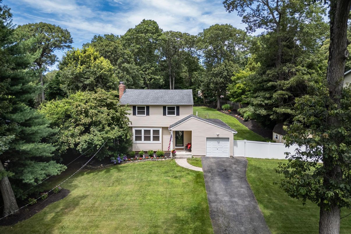 Attached, Backyard, Exterior, Facade, Georgian