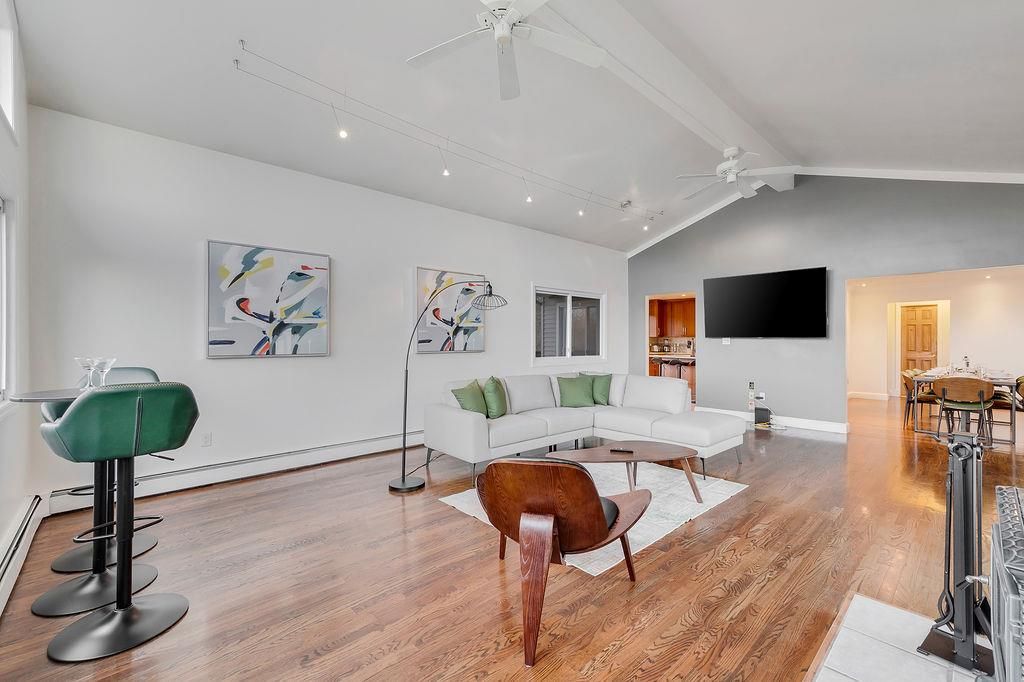 Dining room, Interior, Living room, Recessed Lighting, Wood Texture Flooring