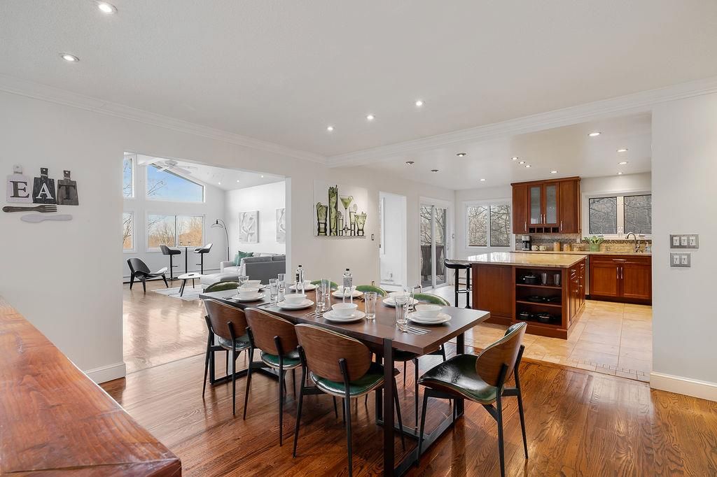 Dining room, Interior, Kitchen, Recessed Lighting, Wood Texture Flooring