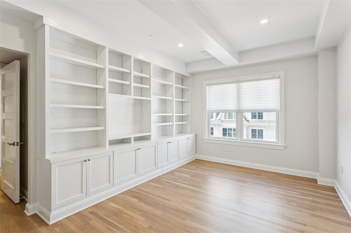 Interior, Recessed Lighting, Walk-in Closets, Wood Texture Flooring