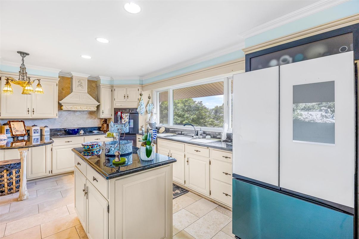 Interior, Kitchen, Pendant Lights, Recessed Lighting