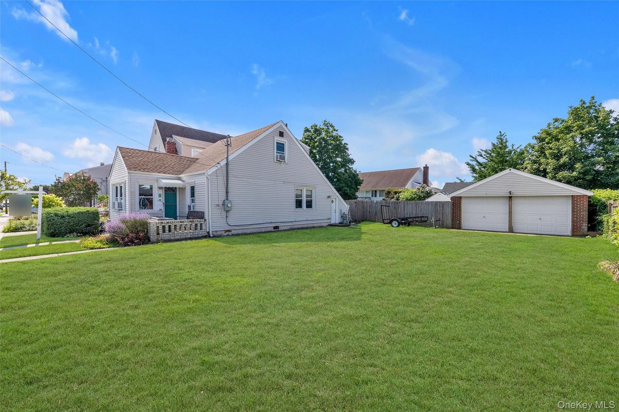 Backyard, Detached Garage, Exterior