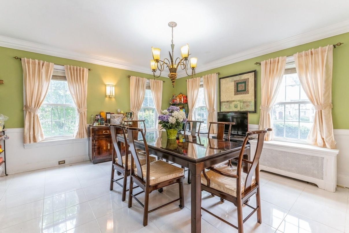 Chandelier, Dining room, Interior