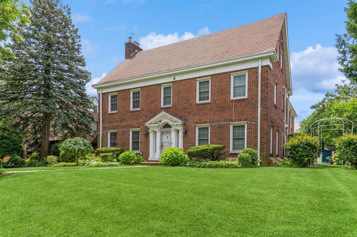 Backyard, Exterior, Facade, Brick Facade, Georgian