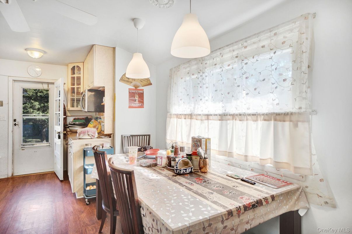 Dining room, Interior, Kitchen, Pendant Lights, Wood Texture Flooring
