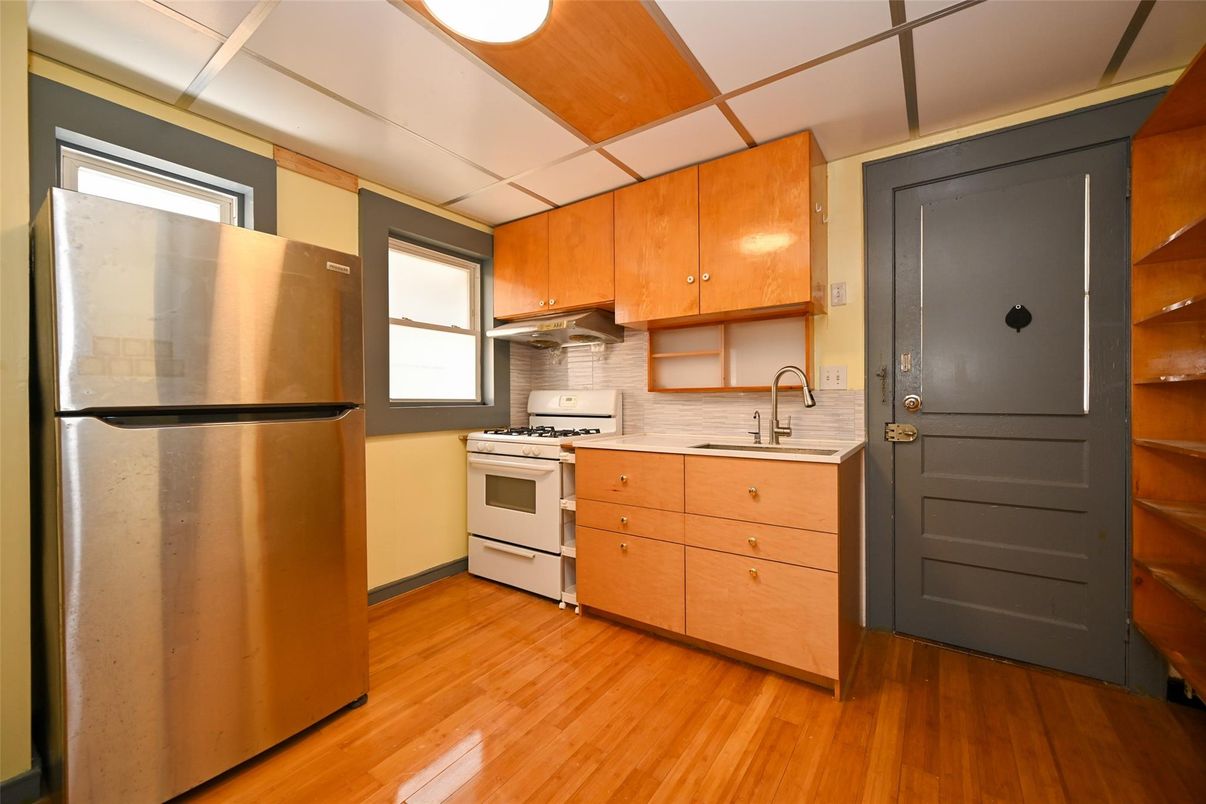 Interior, Kitchen, Stainless Steel Appliances, Wood Texture Flooring