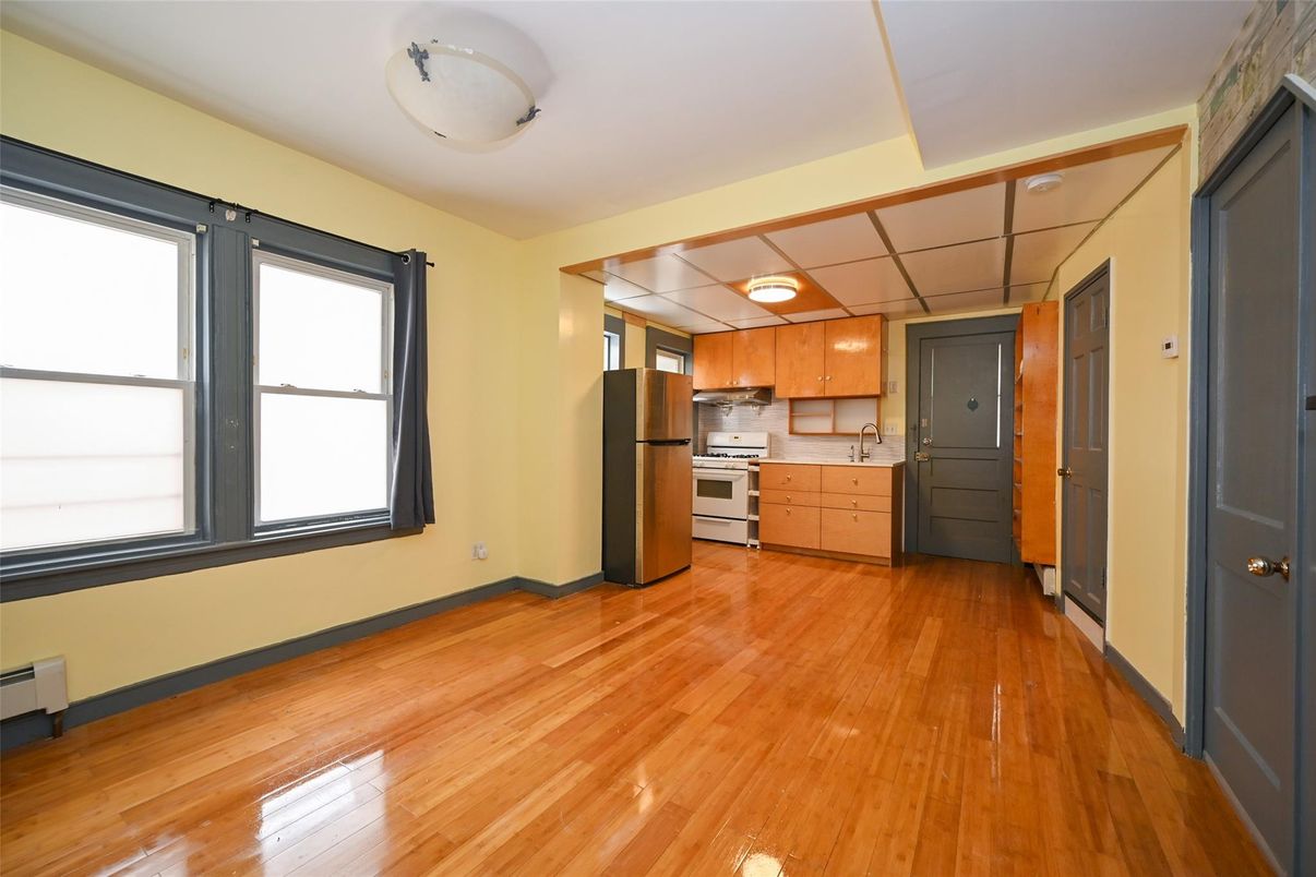 Interior, Kitchen, Stainless Steel Appliances, Wood Texture Flooring