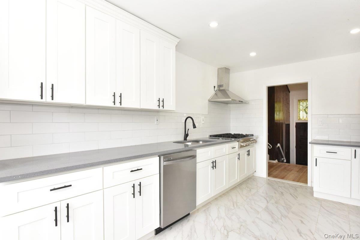 Interior, Kitchen, Marble, Recessed Lighting, Stainless Steel Appliances