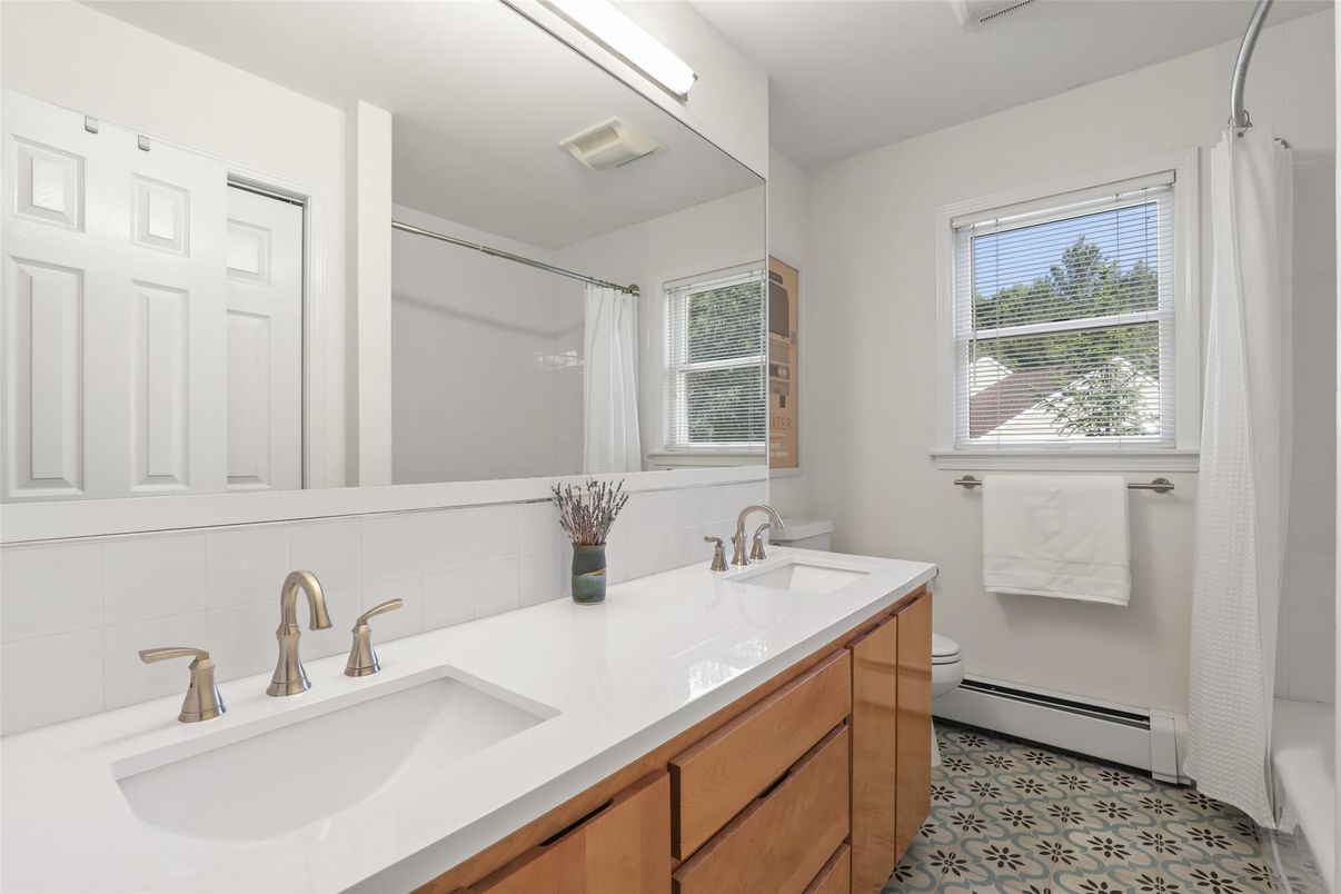 Bathroom, Dual Sink Vanities, Interior