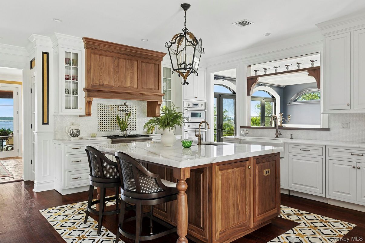 Interior, Kitchen, Pendant Lights, Recessed Lighting, Water, Wood Texture Flooring