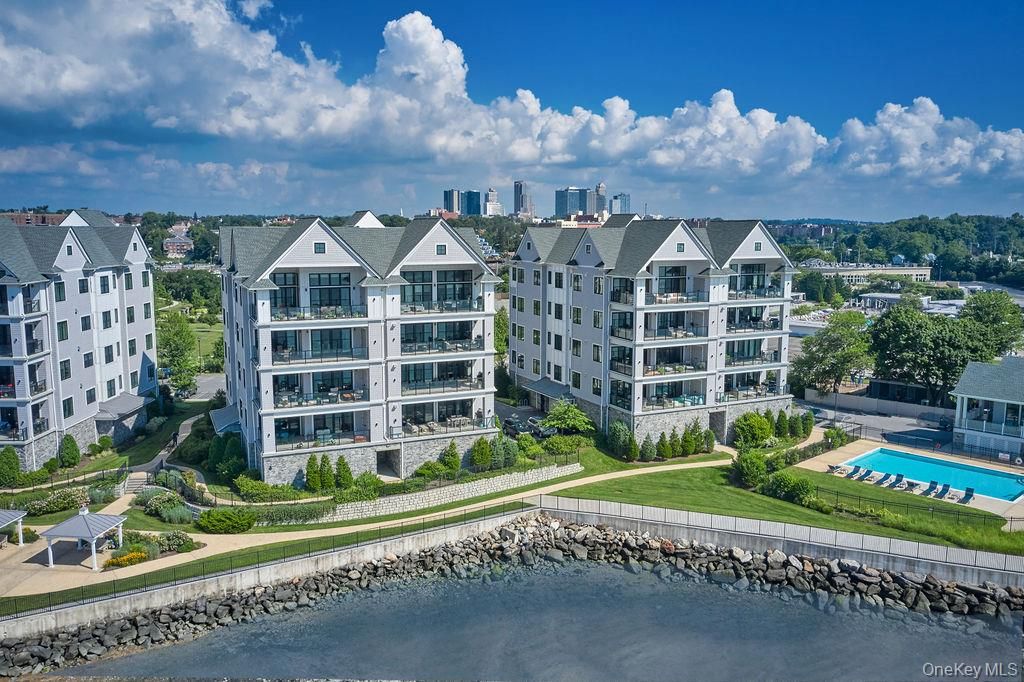 Exterior, Facade, Pool, Condo Building