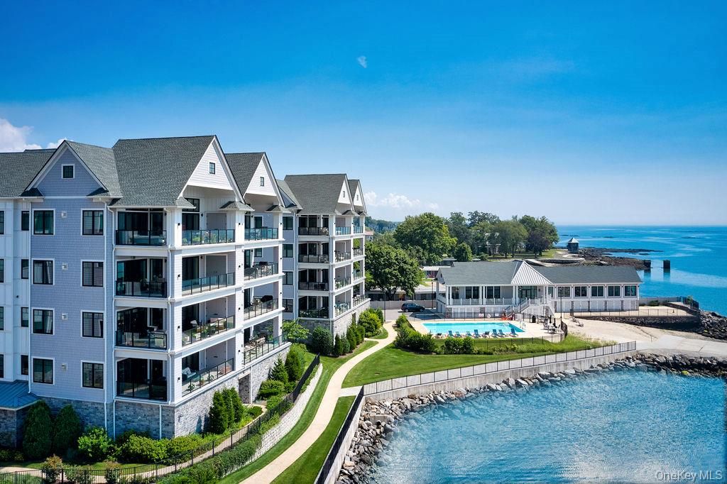 Exterior, Pool, Water